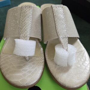 Italian Shoemakers Cream Textured Sandals
